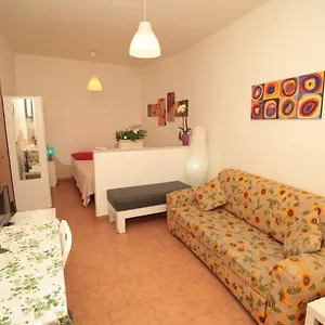 https://catania-apartment-liotro.sicilyhotelsitaly.net